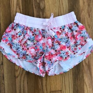 Lululemon Hoty Hot shorts